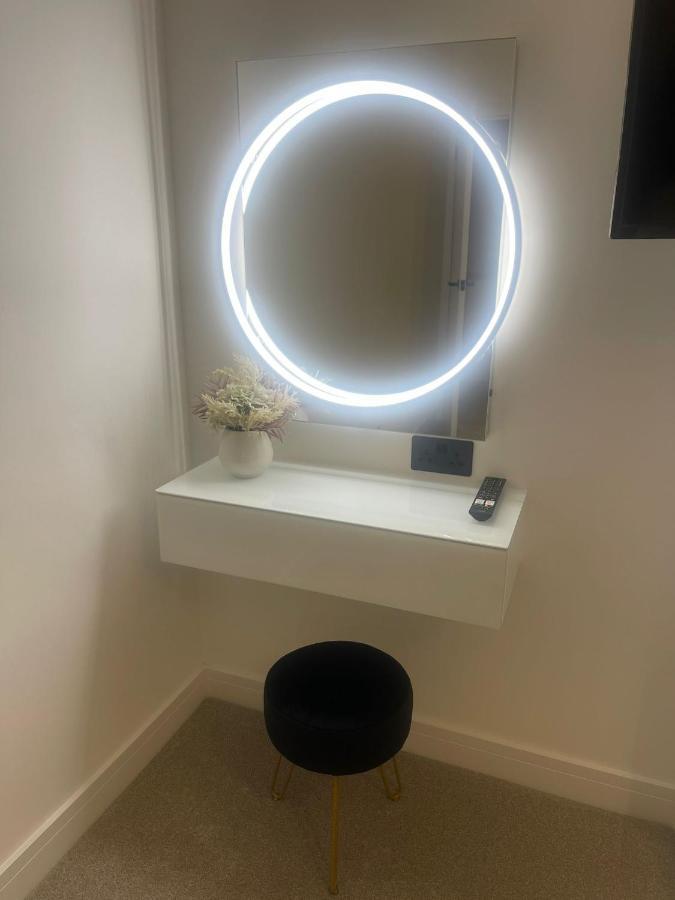 The Abode Villa Bristol Bagian luar foto